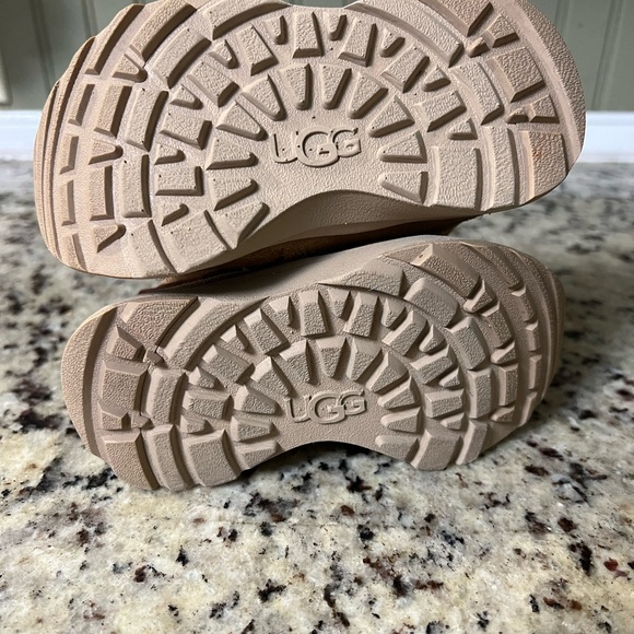 UGG Kids Brown Boots - Picture 5 of 5